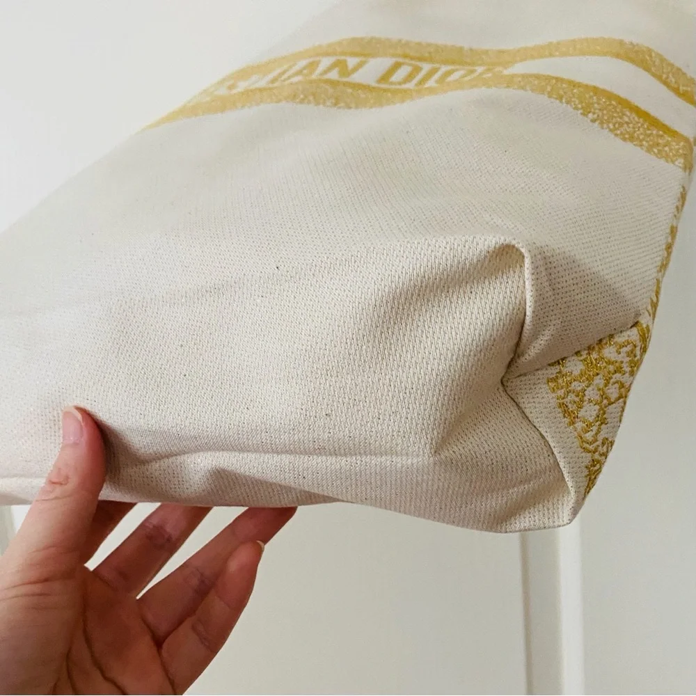 New Christian Dior Made in Italy Gold Metallic Cream Festive Travel Tote Bag - Picture 4 of 14